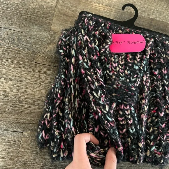 Betsey Johnson infinity scarf and headband - Picture 4 of 6